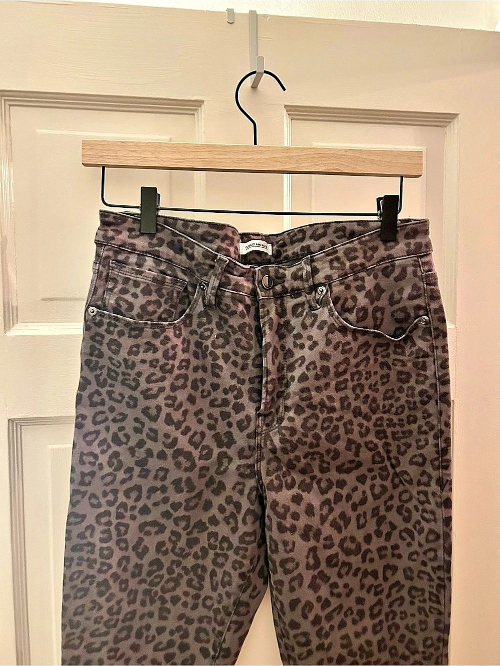 Good American Good Legs Leopard Print Skinny Jeans Gray & Black, size 32